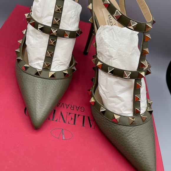 Valentino Garavani Rockstud Heels - Picture 2 of 5